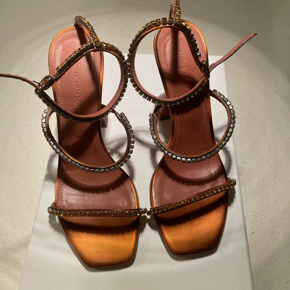 Chic Brown Heeled Sandals with Gladiator Straps